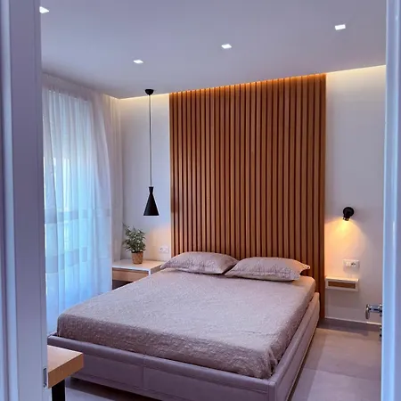 The Jasmine Flat * Sarandë